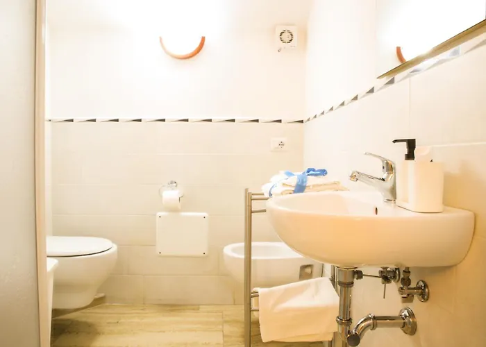 Canthouse Πανσιόν 3*